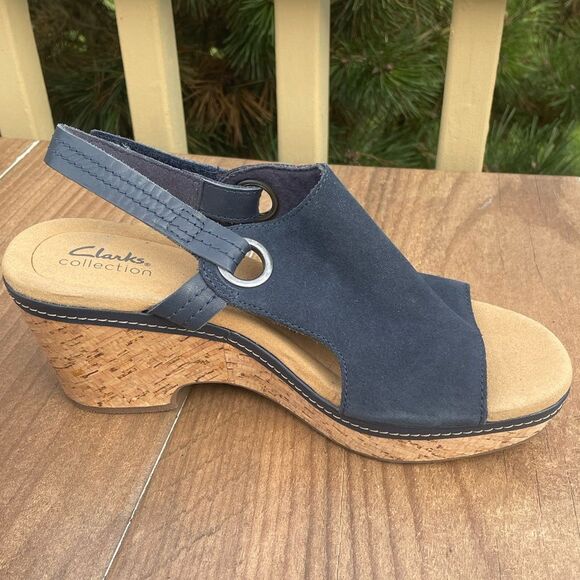 Clarks Women's Giselle Sea Nubuck Suede Wedge Sandals Navy M width - Picture 1 of 5
